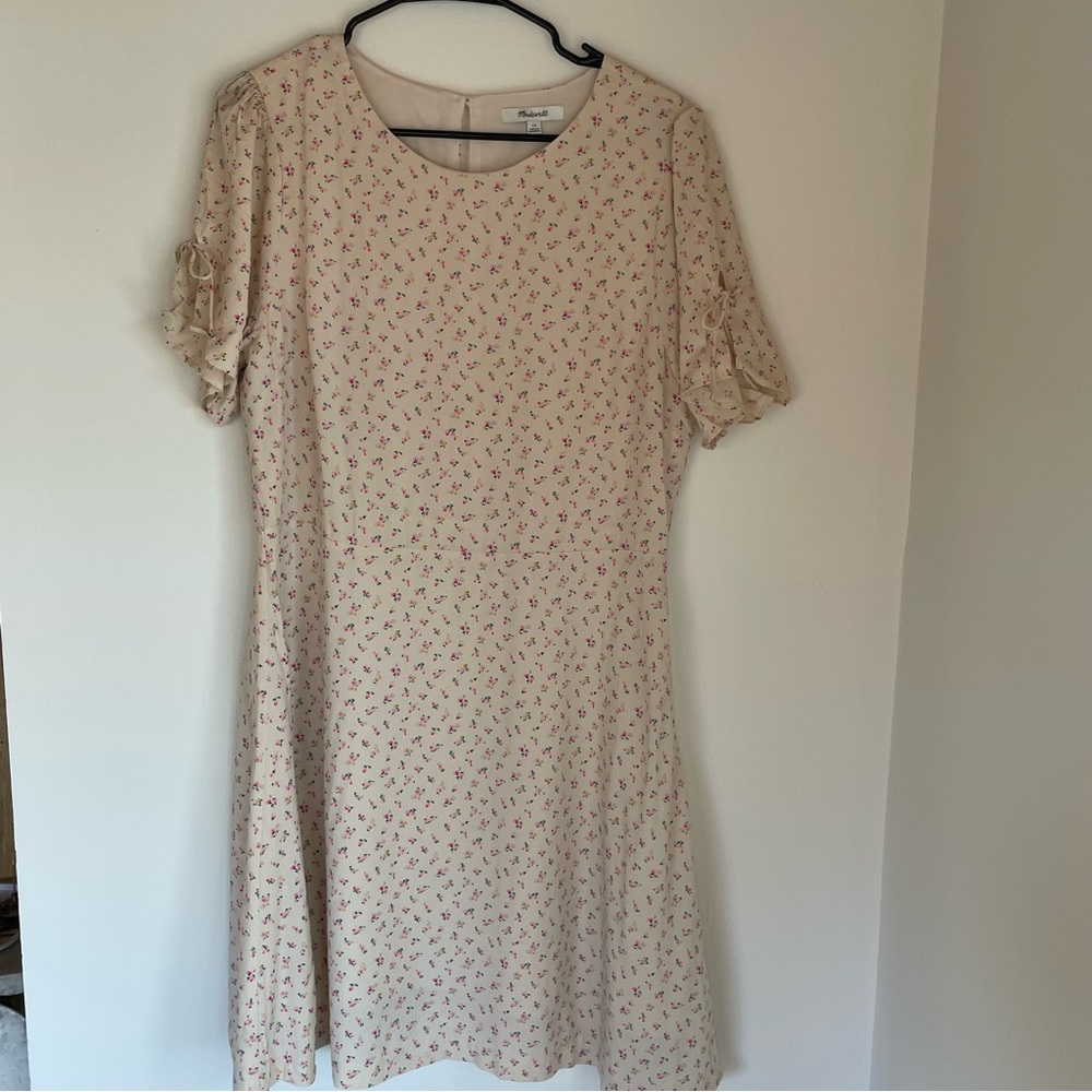 NWT Cream Floral Short-Sleeved Dress by Madewell